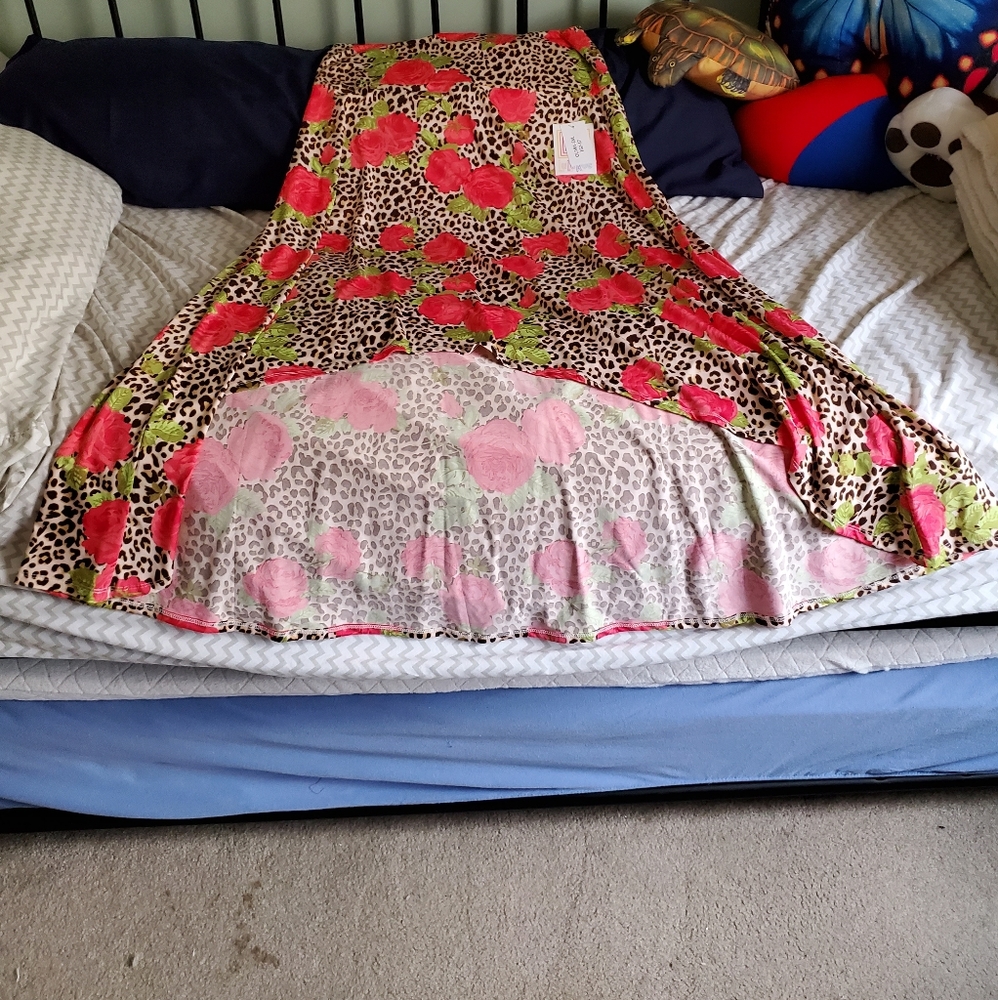 Llr nwt olivia maxi skirt